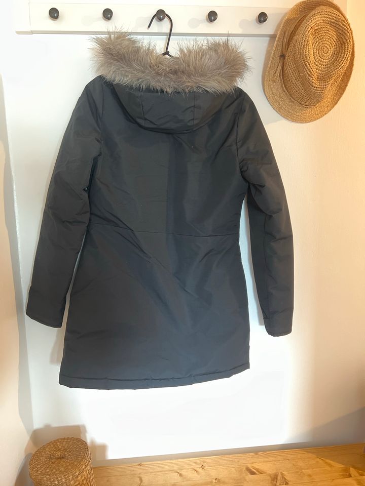 Adidas Winterjacke Damenjacke XS in Menden