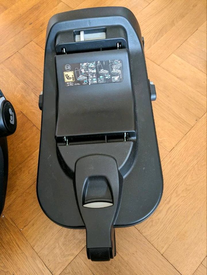 Maxi Cosi mit ISOFIX station in Wuppertal