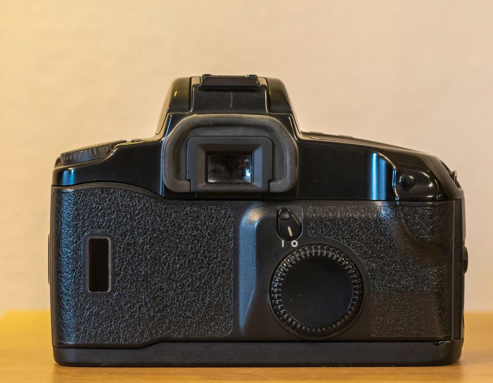3 alte Kameras. Agfa Clack und Canon EOS 100 in Friedland