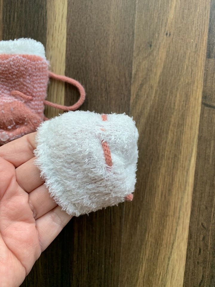 Baby Socken Strümpfe Mädchen Stoppersocken in Willingshausen