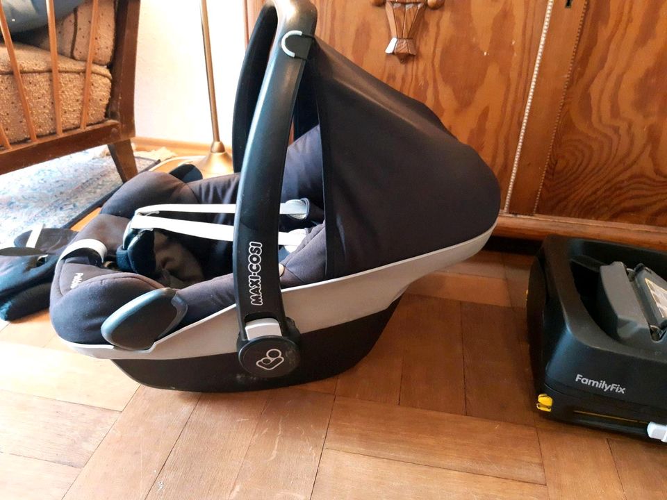 Maxi Cosi Pebble Autositz Babyschale m. Isofix in Heidelberg