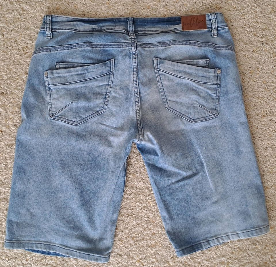 Damen Jeans Shorts Bermuda Sublevel light blue Gr.40 Neuwertig in Braunfels