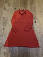 Rotes sehr elegantes Kleid von Sand Größe 40 Hessen - Dietzenbach Vorschau