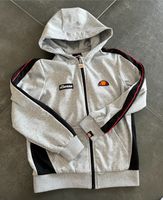 Ellesse Trainingsjacke 140 146 Silber grau warm gefüttert Mecklenburg-Vorpommern - Neubrandenburg Vorschau