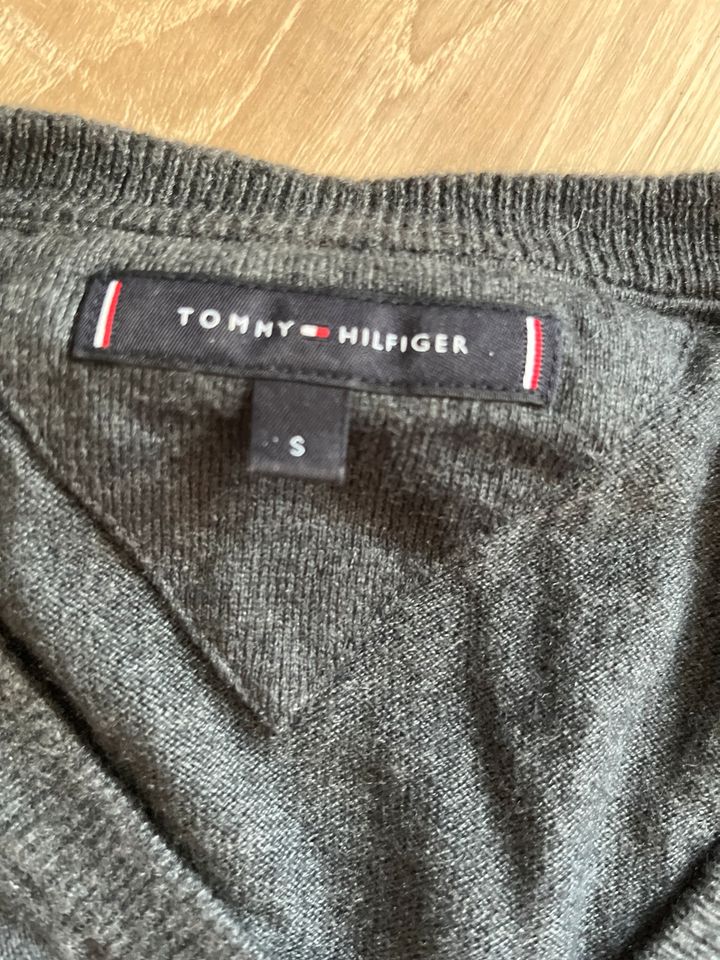 Tommy Hilfiger S Pullover in Schwetzingen