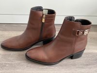 Tommy Hilfiger Stiefelette aus Leder Mid Heel braun Größe 41 Nordrhein-Westfalen - Waldbröl Vorschau