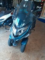 Piaggio Mp3 530 in blau Neufahrzeug fahrbar mit Autoführerschein. Bayern - Petting Vorschau