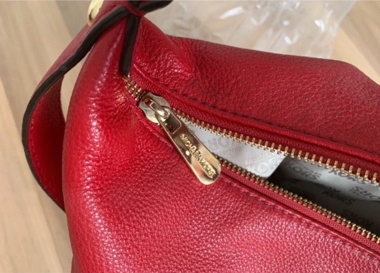 Michael Kors Tasche Schultertasche rot Leder in Hürtgenwald