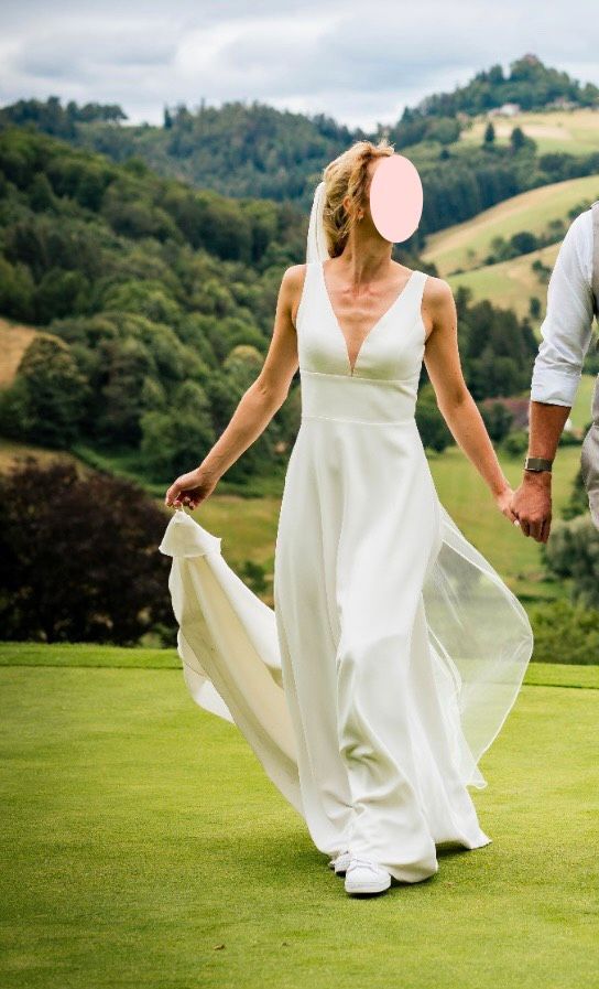 Brautkleid Bianco Anastasia A-Linie Rückenausschnitt und Schleier in Pulheim