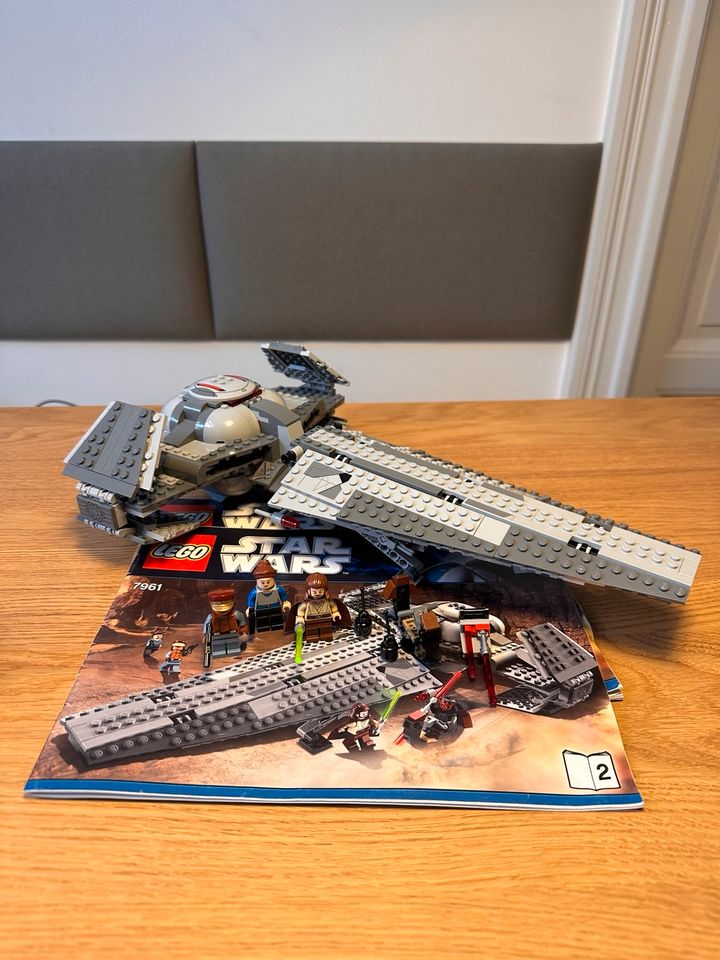 Lego Star Wars - 7961 - inkl. Figuren & Anleitung in Göttingen