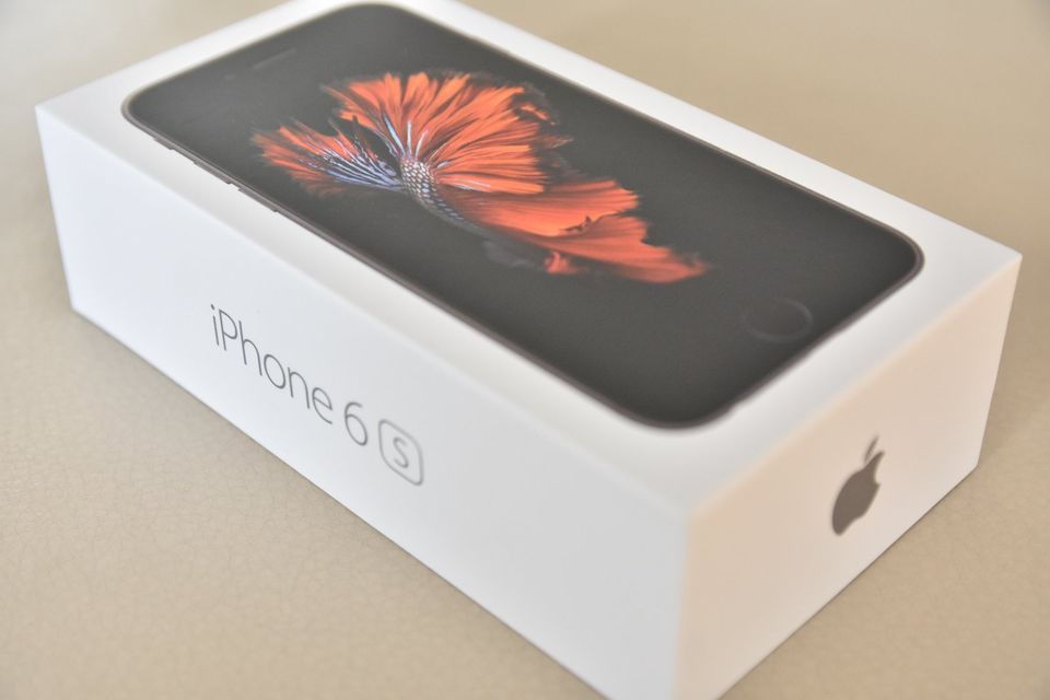 Apple iPhone 6S 32 GB in Radebeul