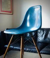 Toller Eames Fiberglas Chair von Vitra / Miller. Seltene Farbe. Berlin - Mitte Vorschau