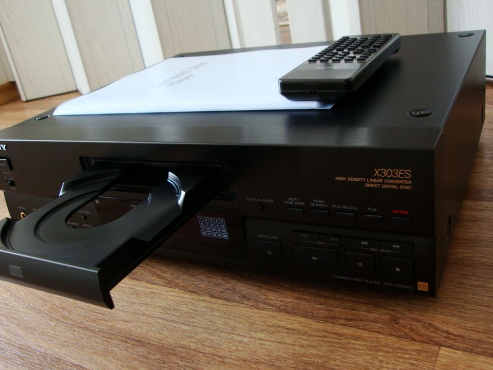 SONY CD Player CDP-X 303 ES mit BDA,FB in Neuötting