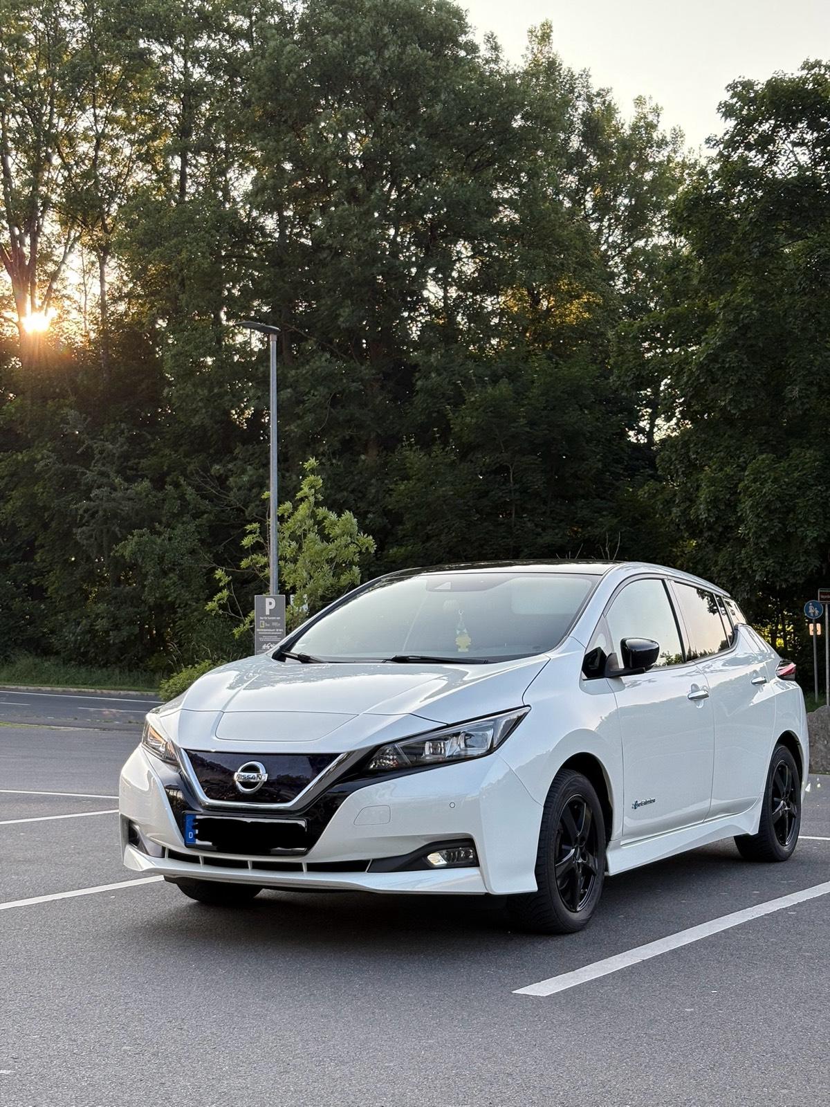 Abbildung des Autos Nissan Leaf N-Connecta
