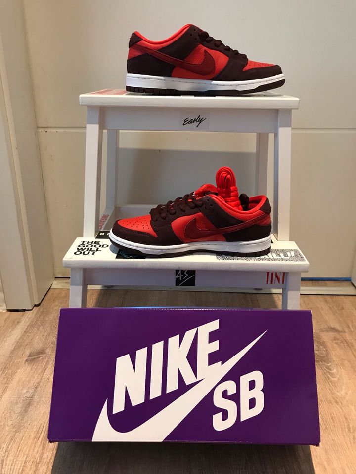 Nike SB Dunk Low Pro Cherry 40,5 NEU OVP in Berlin