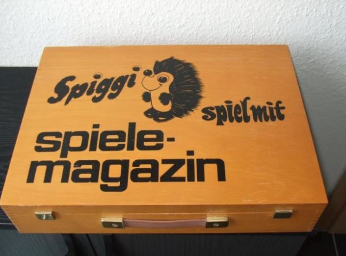 Spielekiste mit Verschiedenen Spielen in Waiblingen