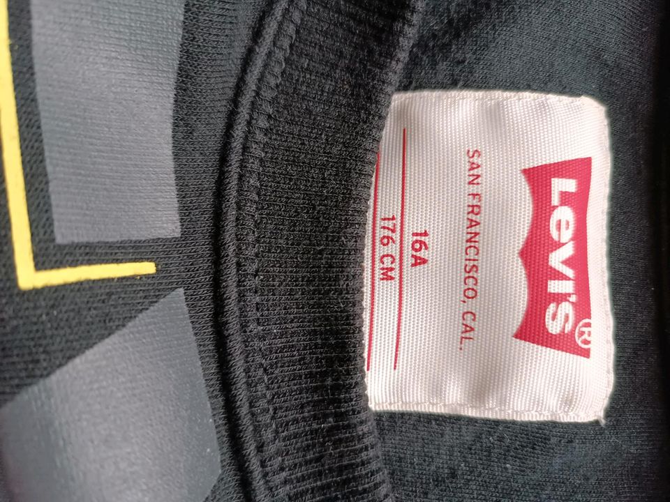 Junge pullover  levis in München