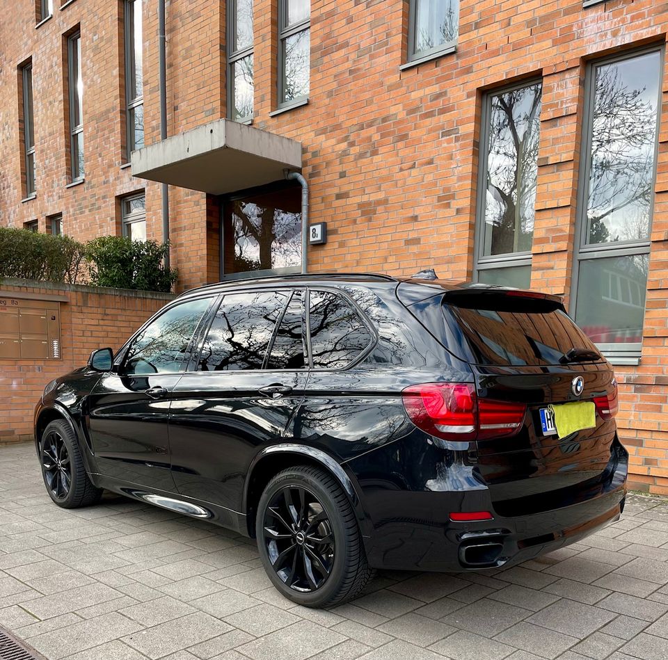 SUV BMW X5, X-DRIVE 50i -V8 Motor- 450PS nur 60.000km Automatik in Hamburg