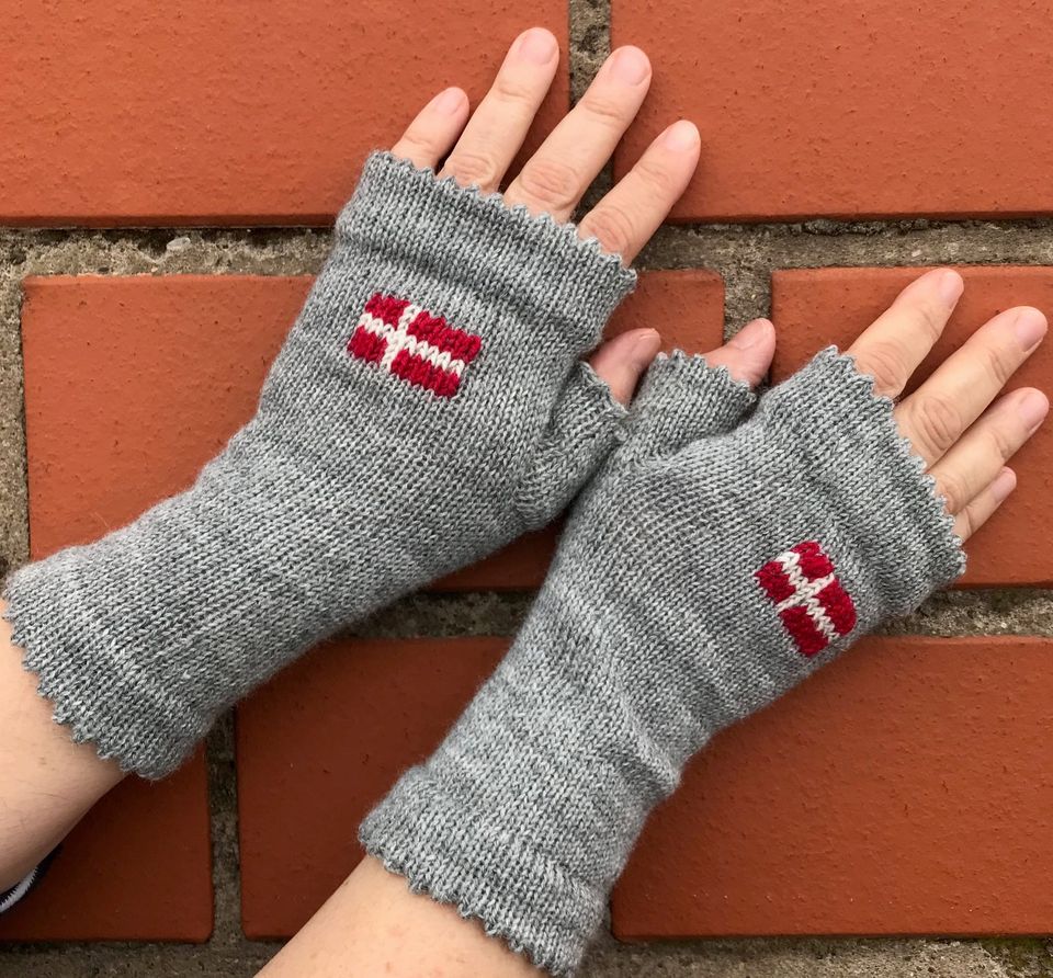 Handstulpen mit Dänemark-Flagge, Handarbeit, neu, Hygge in Bad Pyrmont