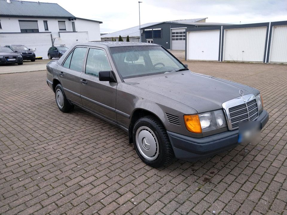 Mercedes w124 300Turbodiesel 4Matic in Heroldstatt