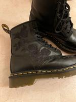Dr. Martens vonda mono schwarz Rosen Gr. 37 Neuwertig Berlin - Zehlendorf Vorschau