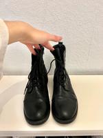 Aldo Schnürstiefel Damen EU 40 Schwarz Stiefel Boots Leder Frankfurt am Main - Gallusviertel Vorschau
