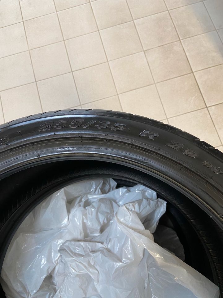 Sommerreifen Pirelli 255 35 R20 P Zero in Brahmenau