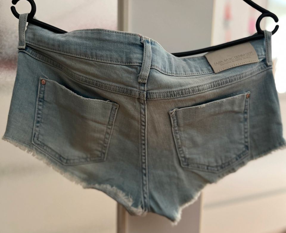 Zara hotpants shorts Gr. 38 - Jeans blau in München