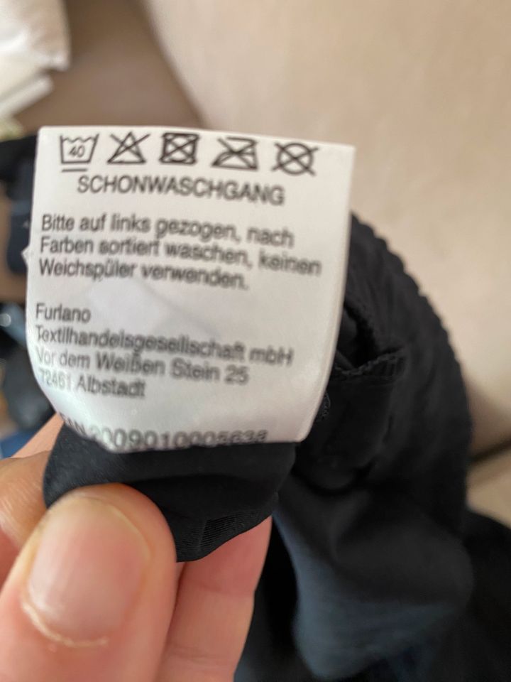 Sporthose schwarze laufhose Jogging gr M in Hamburg