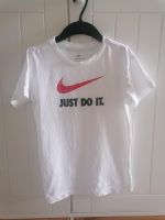 ⭐ T-Shirt Nike Gr. 134 140 weiß Shirt Just Do It Feldmoching-Hasenbergl - Feldmoching Vorschau