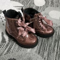 Winterschuhe Boots Gr. 24 next Glitzer Nordrhein-Westfalen - Halle (Westfalen) Vorschau