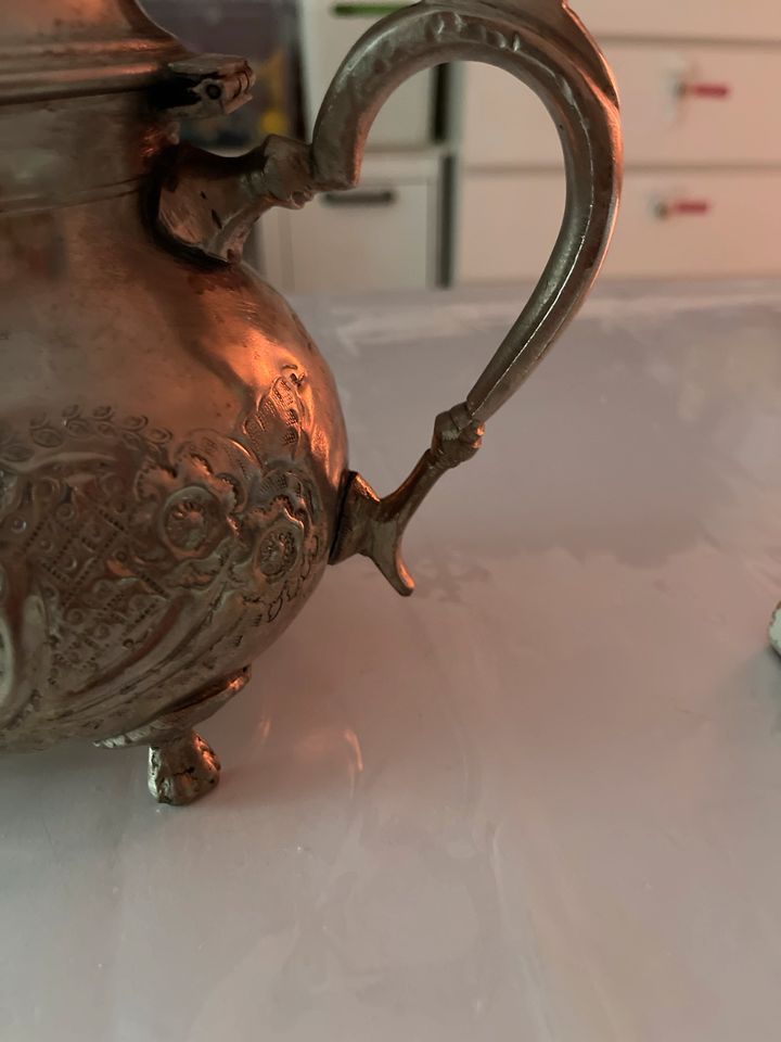 Antike marokkanische Teekanne in Hamburg