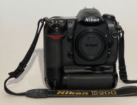 Nikon D200 mit Batteriegriff und Winkelsucher Nordrhein-Westfalen - Solingen Vorschau
