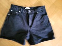 Pull & Bear Jeans Shorts Damen Größe 40 in schwarz Frankfurt am Main - Sachsenhausen Vorschau