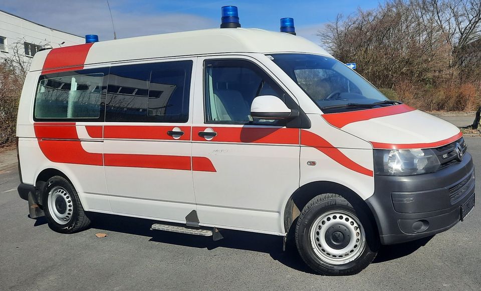 VW T5 tdi Krankenwagen mittl. HD - Bj. 2015 -  KTW oder Wohnmobil in Eichenzell