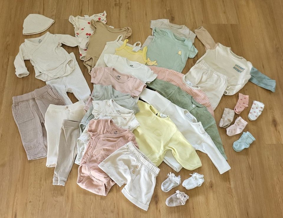 Set Babybekleidung Mädchen 3- 6 Monate Größe 62/ 68 Zara, H&M ... in Querfurt