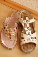 Schuhpaket: weiße Mädchensandalen echt Leder und Flip Flops Bayern - Würzburg Vorschau