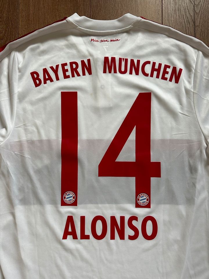 Xabi Alonso Trikot  7 M L Matchworn Issued Adidas Bayern München in Horneburg