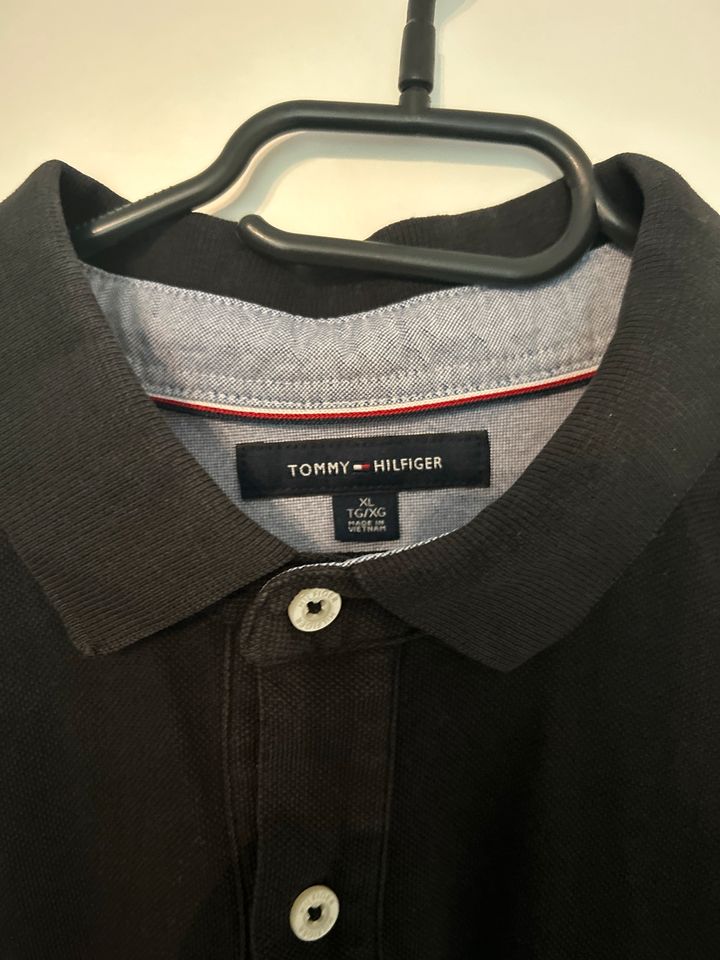 Poloshirt, schwarz, XL, Tommy Hilfiger in Lohmar