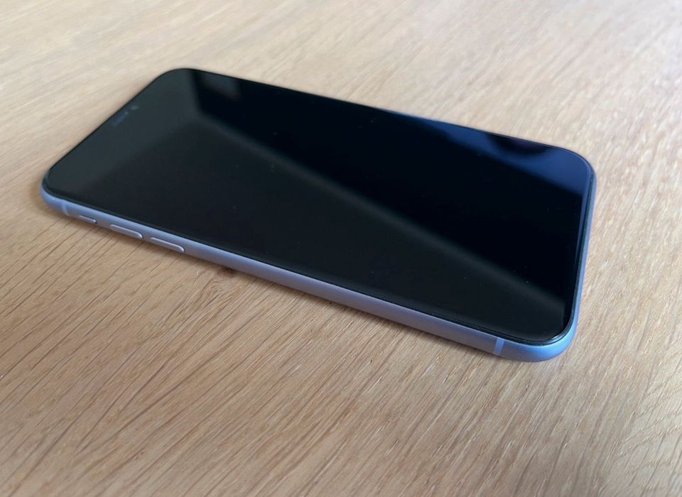 Apple iPhone 11 64GB lila in Marl