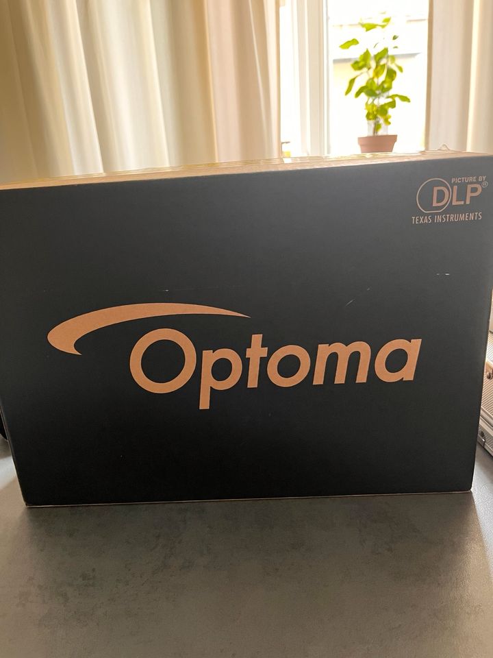 DLP-Beamer Optoma X312 in Berlin