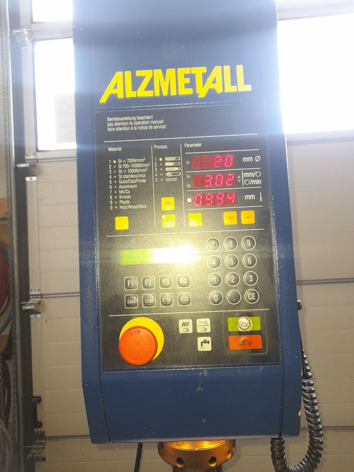 Alzmetall AC25/AS, Säulenbohrmaschine in Schemmerhofen