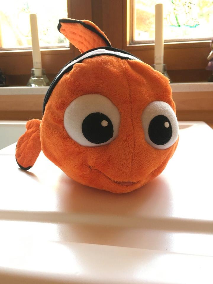 Disneyland Paris "Nemo" Plüschtier Findet Nemo Fisch Nemo 36 cm in Ruppichteroth
