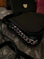 Crossbody tasche / Handtasche in schwarz leder mit silber details Bayern - Geldersheim Vorschau