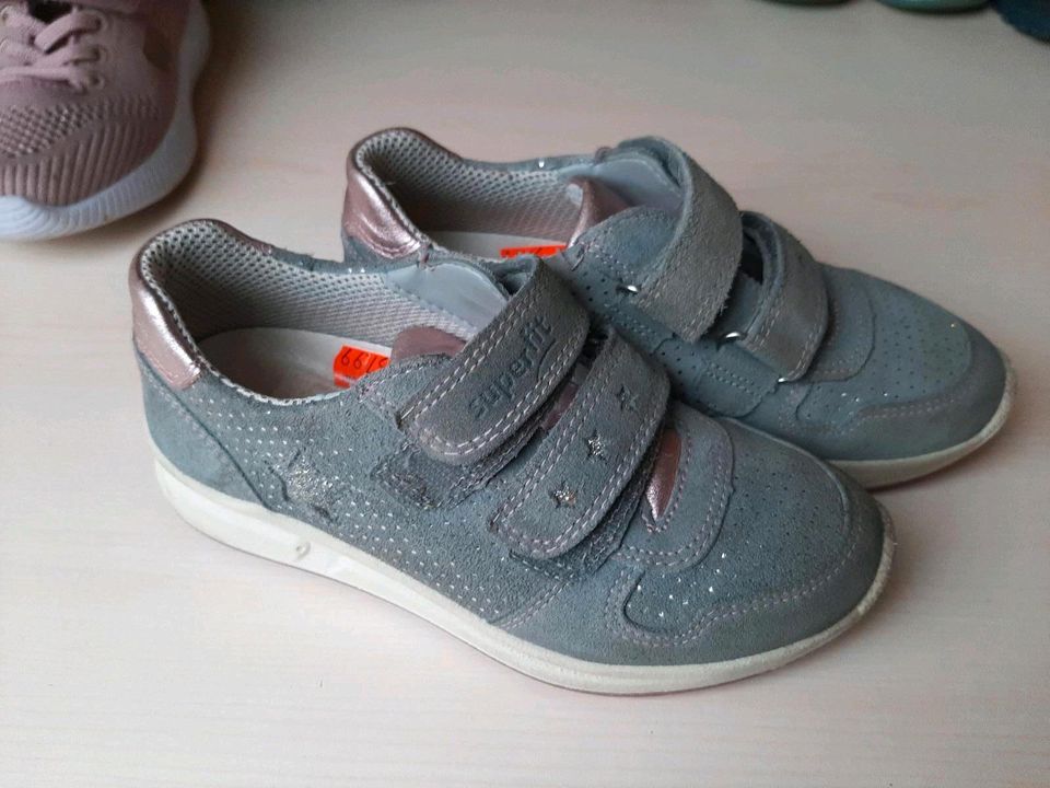 Turnschuhe Sneakers Superfit Gr. 28 in Bad Birnbach