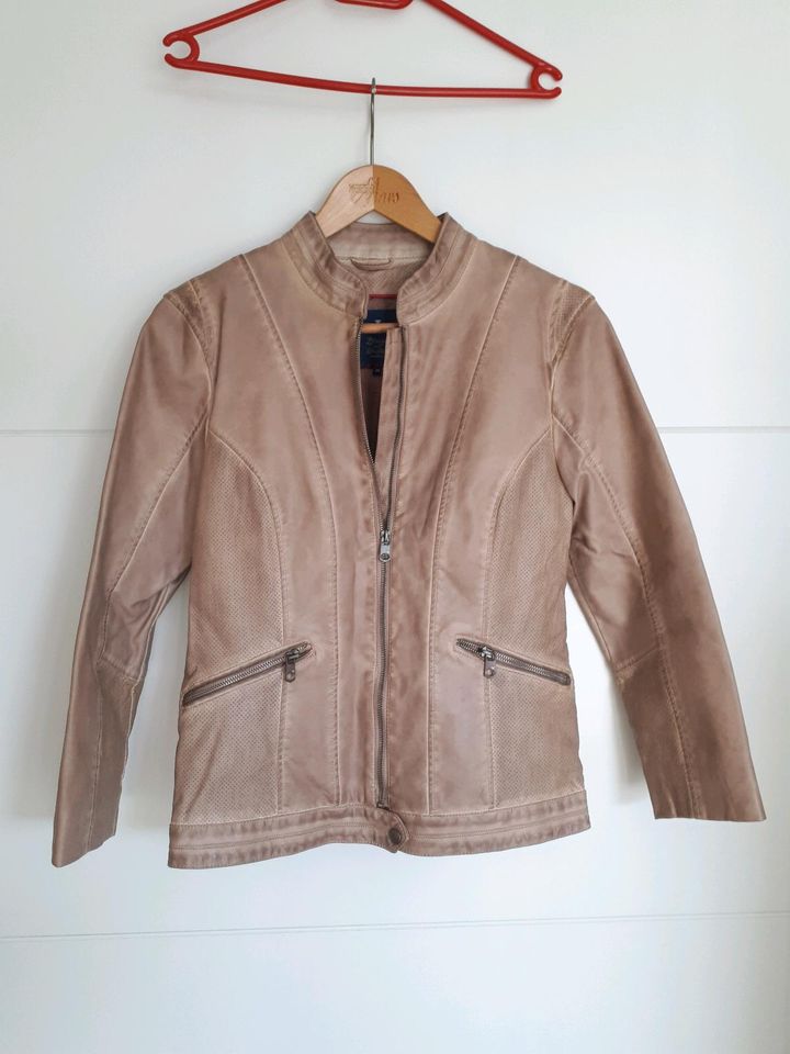 Moderner Vero Moda Damen Jacke / Mantel Größe 40/L in Ahlen