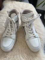Coole H&M Divided Sneaker Turnschuhe cut outs Nordrhein-Westfalen - Rahden Vorschau