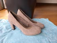 Pumps Tamaris Wildleder Gr. 38 beige Bayern - Bruckmühl Vorschau