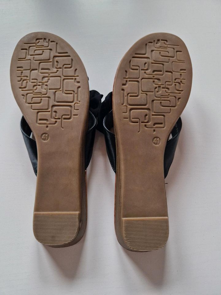 Zehentrenner/Pantoletten/Flip Flops/Sandalen schwarz Glitzer Gr41 in Wiernsheim