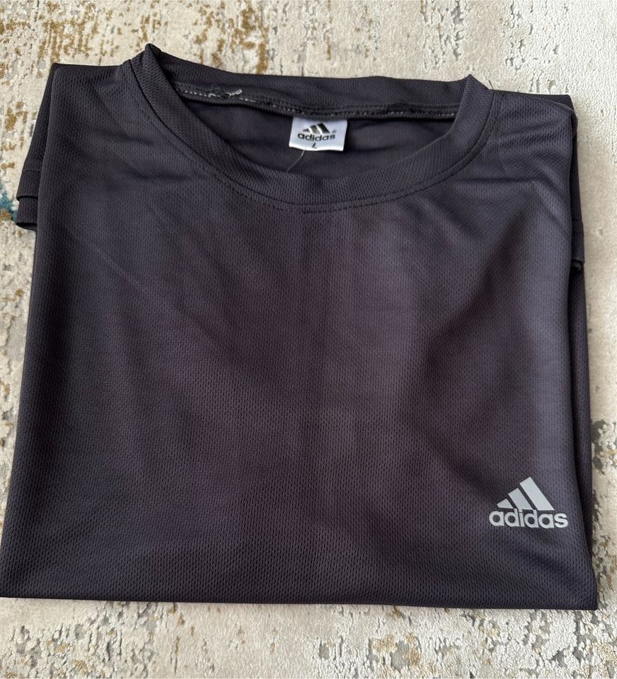 Herren Adidas T-Shirt Neu Unbenutzt Gr:L. in Duisburg